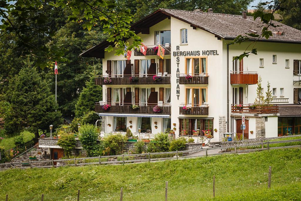 Hotel Berghaus เวงเงน ภายนอก รูปภาพ