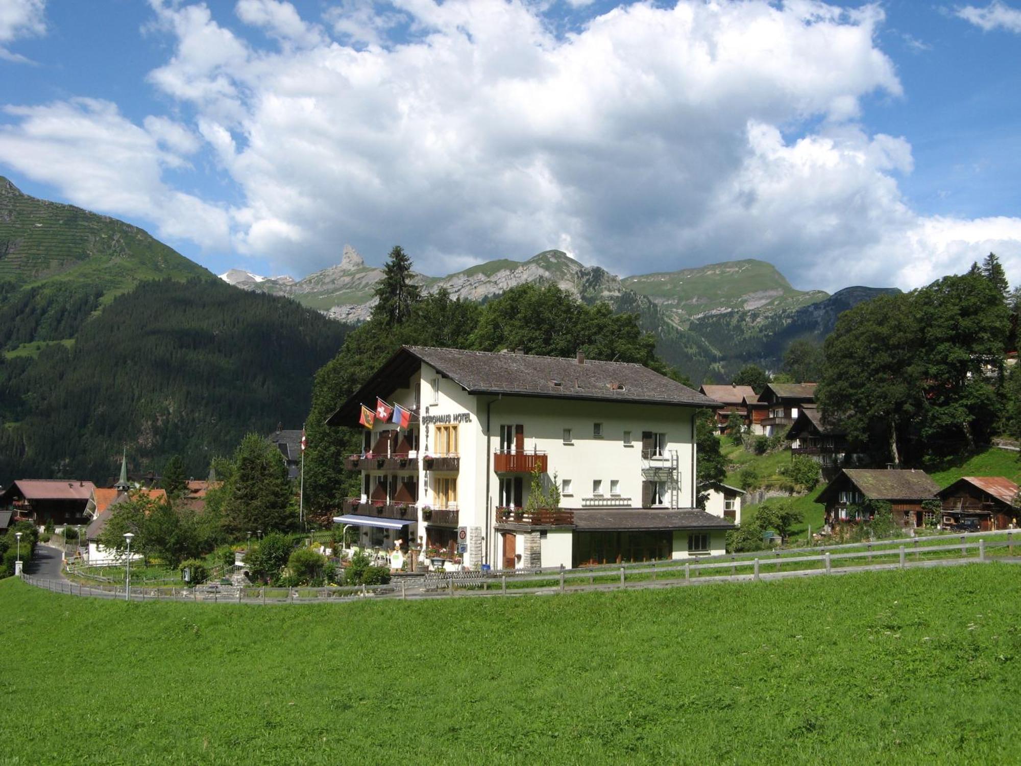 Hotel Berghaus เวงเงน ภายนอก รูปภาพ