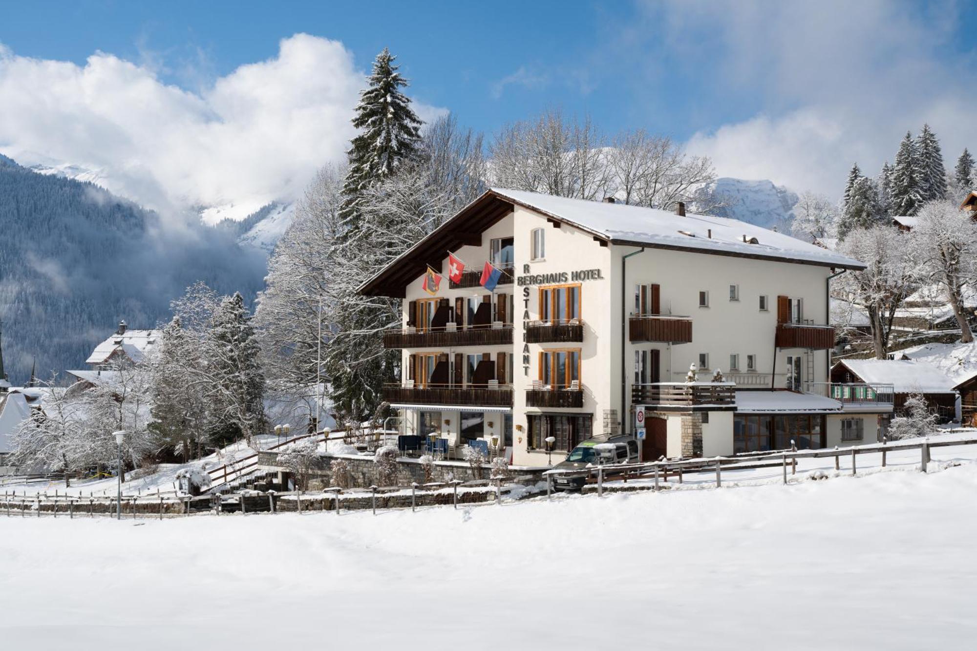 Hotel Berghaus เวงเงน ภายนอก รูปภาพ