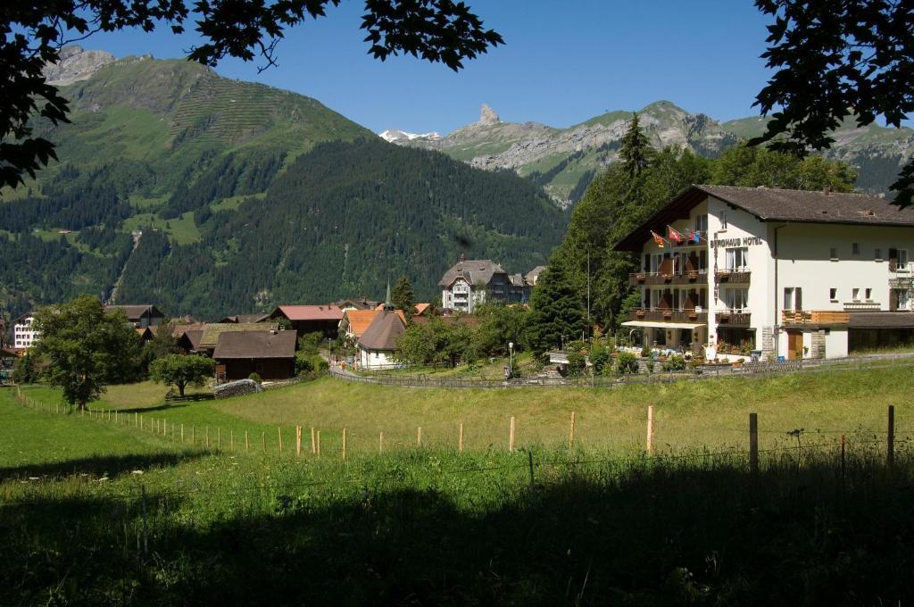 Hotel Berghaus เวงเงน ภายนอก รูปภาพ