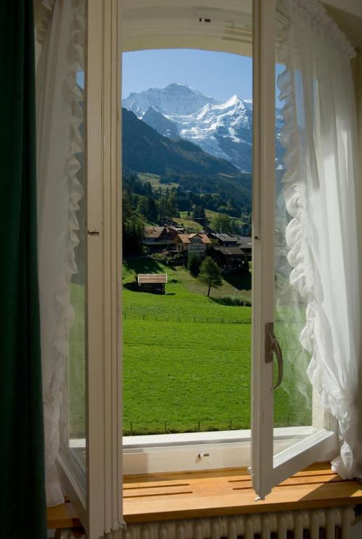 Hotel Berghaus เวงเงน ภายนอก รูปภาพ