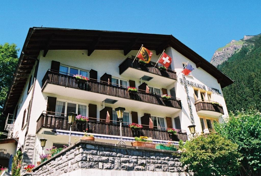 Hotel Berghaus เวงเงน ภายนอก รูปภาพ